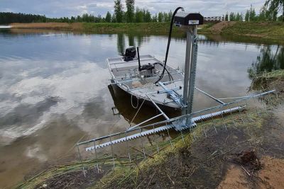Ūdenstilpju krastu attīrīšana no ūdenszālēm un niedrēm