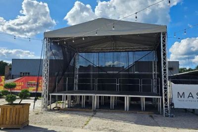 Koncertu un pasākumu rīkošanas vietas izveide Ozolniekos